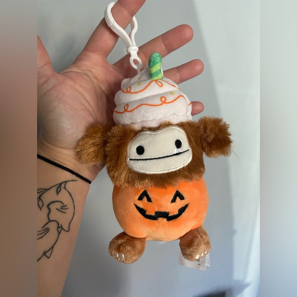 Halloween Benny Squishmallow clip custom!